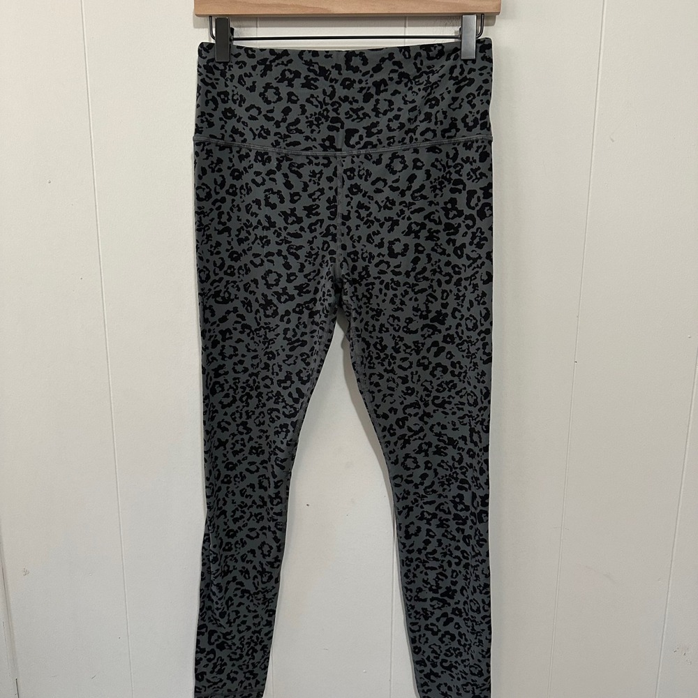 Athleta Elation Ultra High Rise grey Leopard Athletic Legging Size M